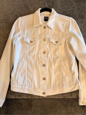 GAP DENIM White Icon Trucker Jacket - Size S / SP
